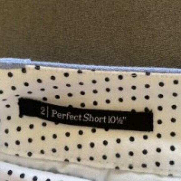Talbots Light Blue 10 1/2in Perfect Short 2 - Picture 4 of 4